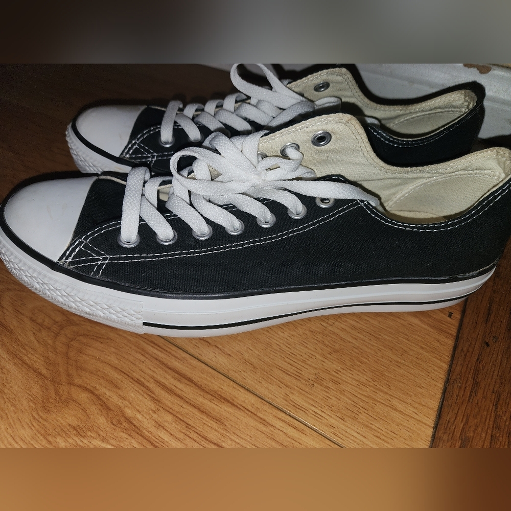 Black Converse (Chucks)